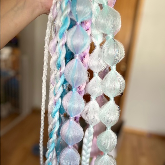 Unicorn rave braids - Picture 3 of 4
